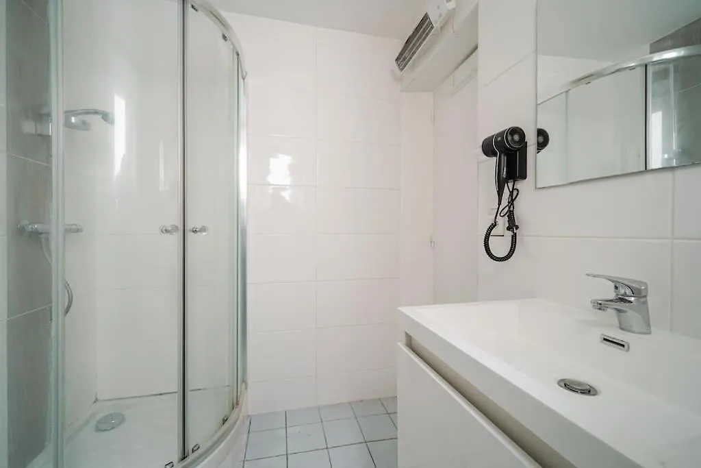 Studio Voltaire - 2G - III Paris